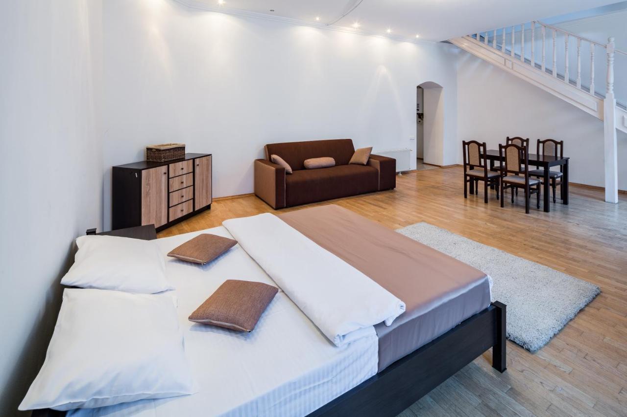 Romari Два Поверхи Apartment Lviv Luaran gambar