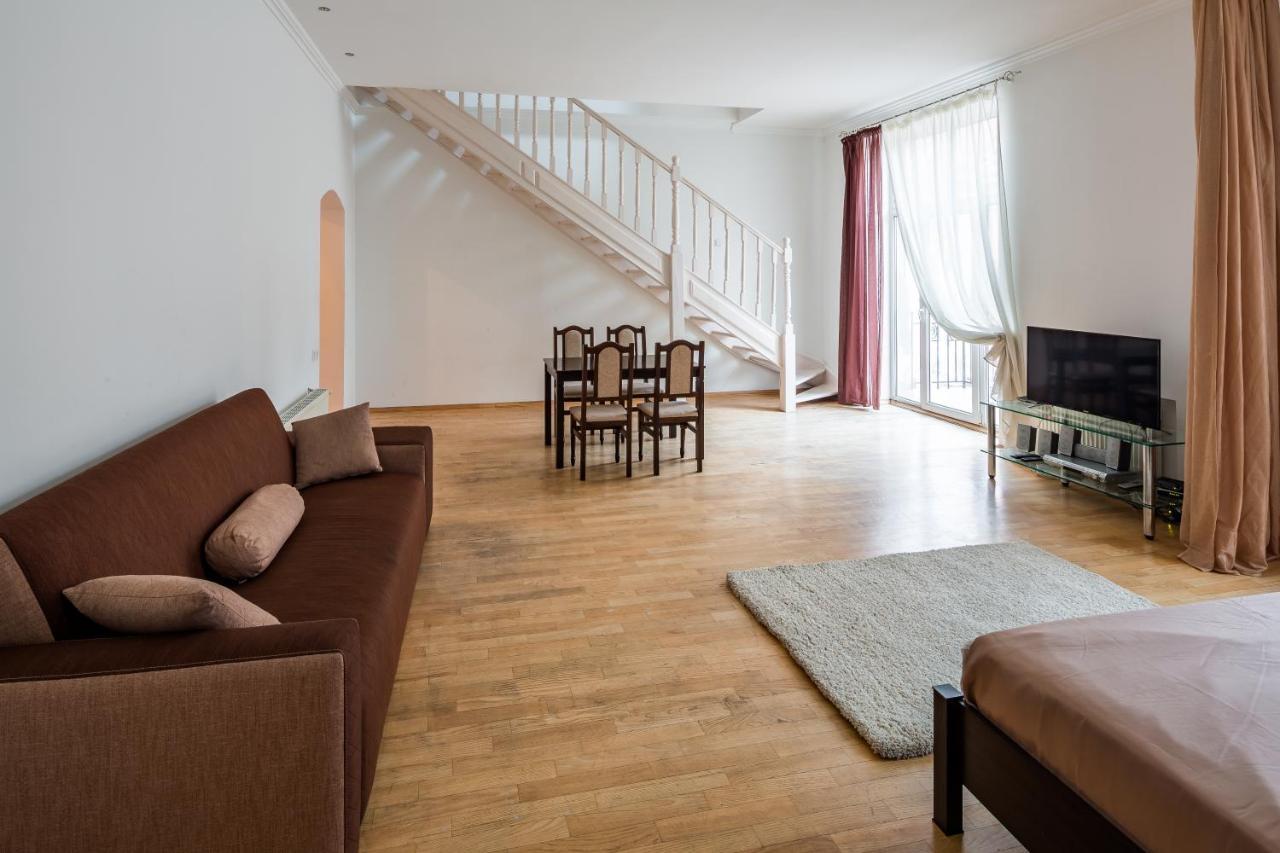 Romari Два Поверхи Apartment Lviv Luaran gambar
