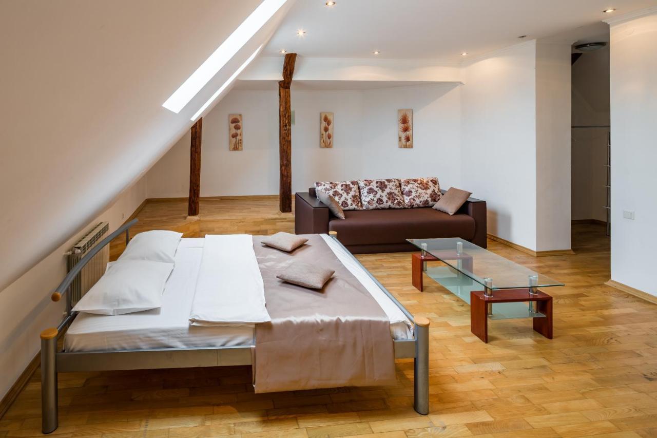 Romari Два Поверхи Apartment Lviv Luaran gambar